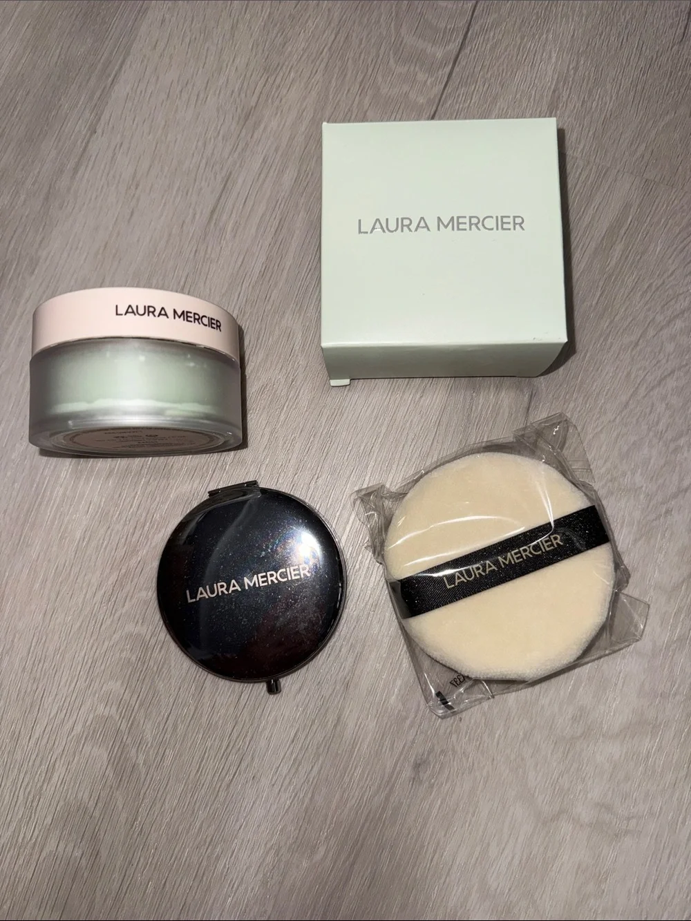 Laura Mercier Translucent Setting Powder & Puff